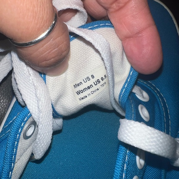 Vans - Picture 3 of 4